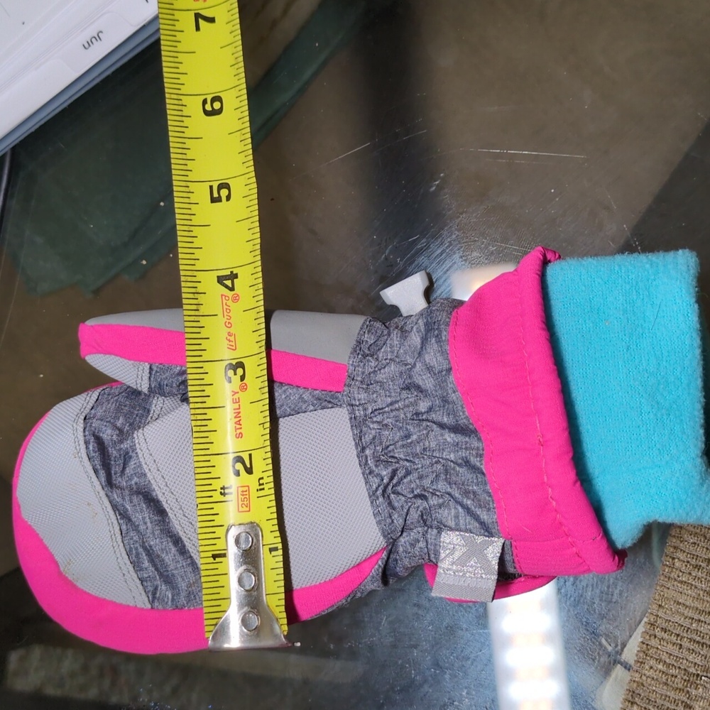 Mittens - Picture 2 of 4